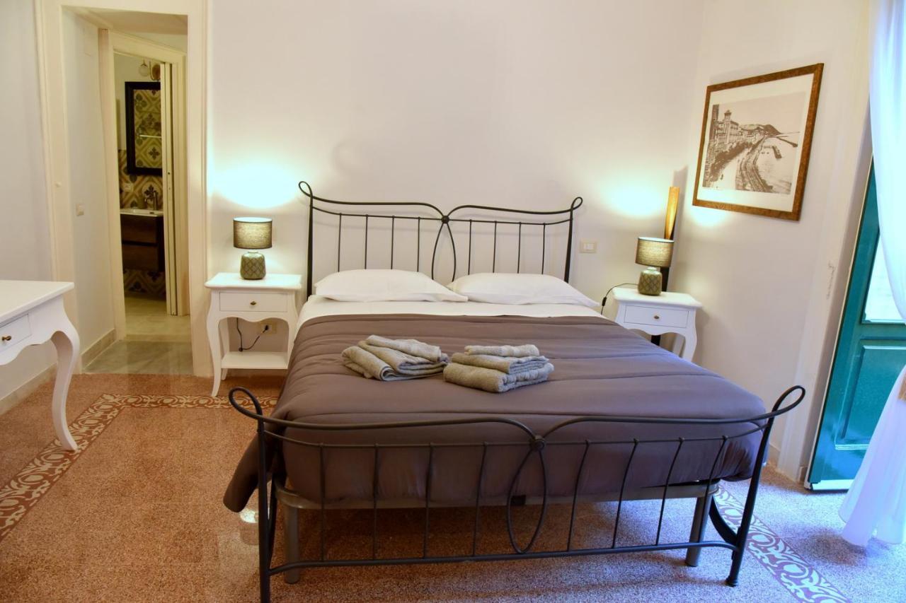 Ripa Garden Room And Suite Salerno Eksteriør billede