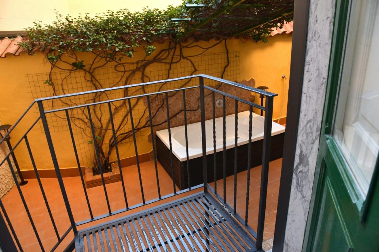 Ripa Garden Room And Suite Salerno Eksteriør billede